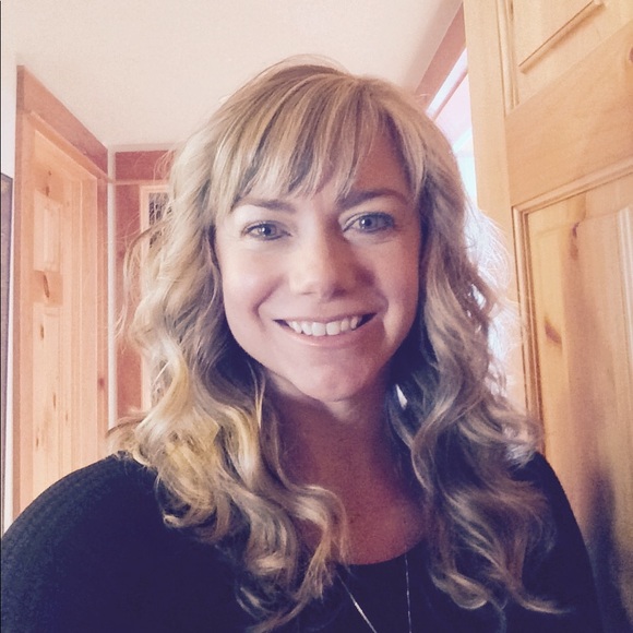 Meet your Posher, Laura - Picture 1 of 1